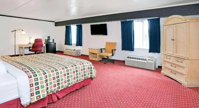 Номер Standard Days Inn by Wyndham Livonia Canton Detroit