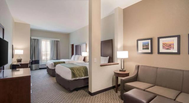 Четырёхместный люкс Comfort Inn & Suites Rock Hill Northeast