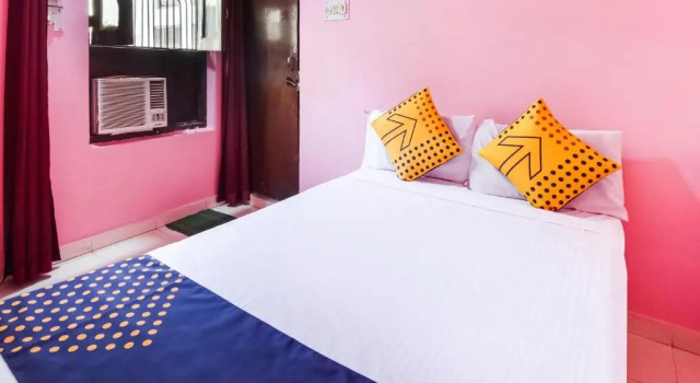 SPOT ON 62663 Hotel Cb Palace