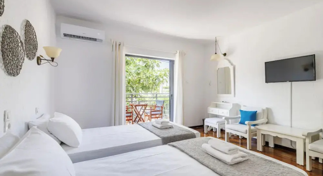 Номер Standard c 1 комнатой с балконом Amalia Hotel