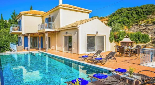Вилла с 3 комнатами с балконом Villa Louloudia