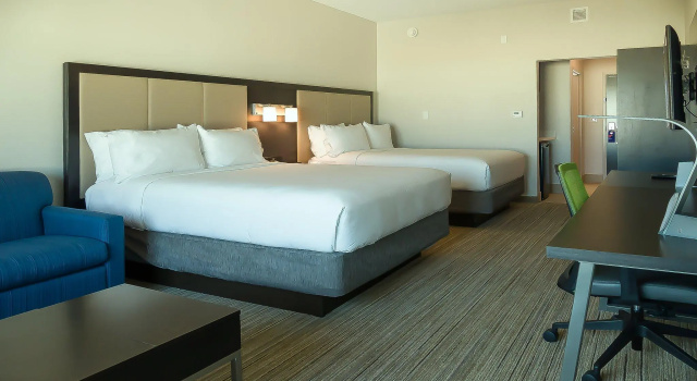 Четырёхместный люкс Holiday Inn Express & Suites - Tampa East - Ybor City by IHG
