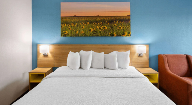 Days Inn & Suites by Wyndham Northwest Indianapolis, Забронировать Отель Недорогие отели Индиана, недорогие