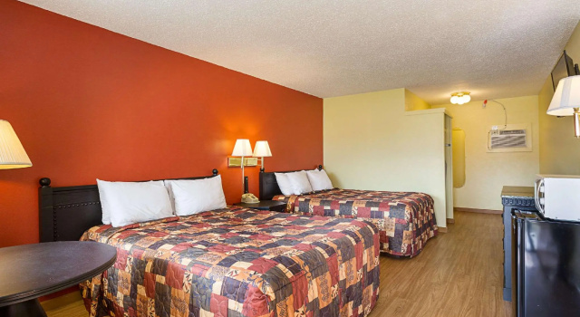 Четырёхместный номер Standard Rodeway Inn Roswell