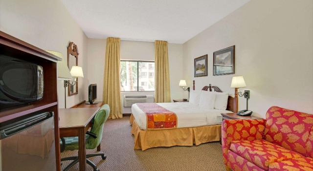 Двухместный люкс Baymont by Wyndham Tucson Airport