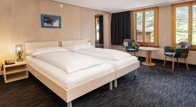 Трёхместный номер Standard Jungfrau Lodge, Swiss Mountain Hotel