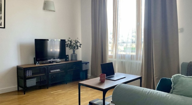 Family/modern 4 People With Netflix -15 min Walk From Center, Забронировать Апартаменты/квартира Апартаменты Rhône, Апартаменты/квартира