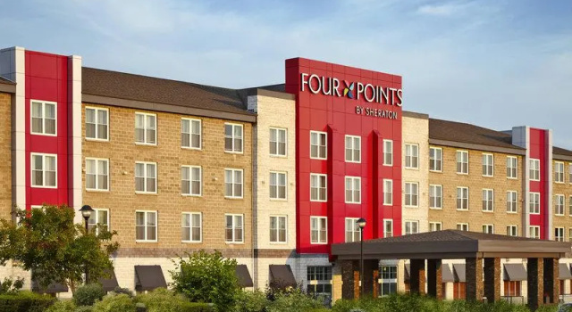Четырёхместный люкс Four Points by Sheraton Moncton