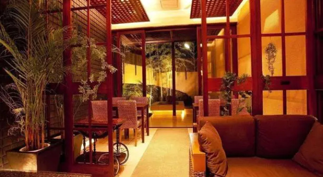 OYO 43999 Hotel Allamanda, Забронировать Отель Нара Сюто-кэн