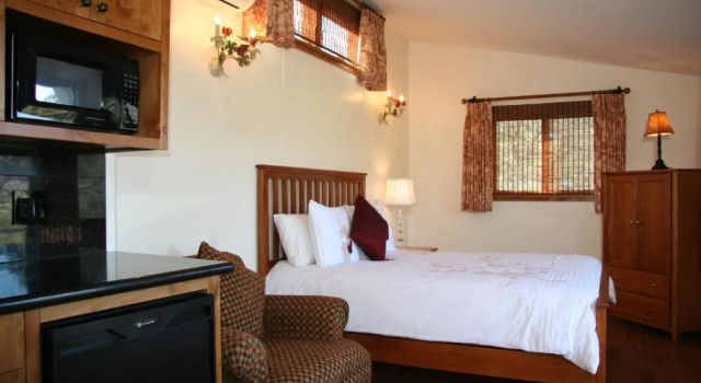 Номер Standard с балконом Ojai Retreat & Inn
