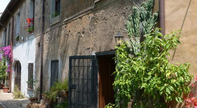 Roma Insieme nel Borgo, Rezervasyon Daire Selva Candida Lazio