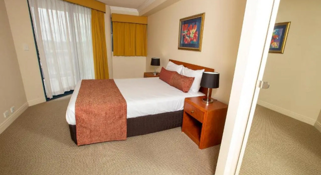 Апартаменты Deluxe Springwood Tower Apartment Hotel