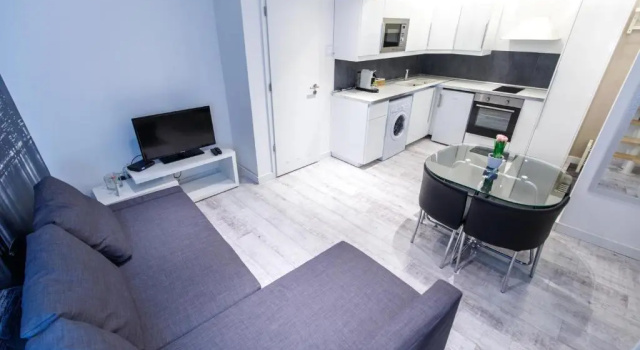 Sleek Minimalist Studio at Inner City, Забронировать Апартаменты/квартира Будапешт Центральная Венгрия