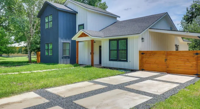 Коттедж 1/2 Mi to Schlitterbahn Waterpark: Home w/ Patio!