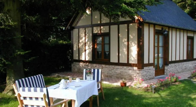 Chambres d'hôtes La Petite Flambée, Забронировать Отель Ле-Тронке 