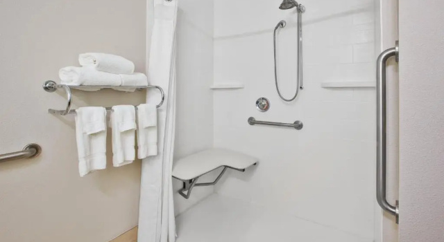 Студия Holiday Inn Express & Suites Milford by IHG