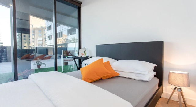 Апартаменты с балконом Urban Oasis - Designed Service Apartment