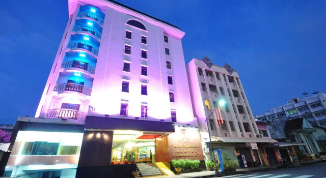 Двухместный полулюкс BP Grand Suite Hotel