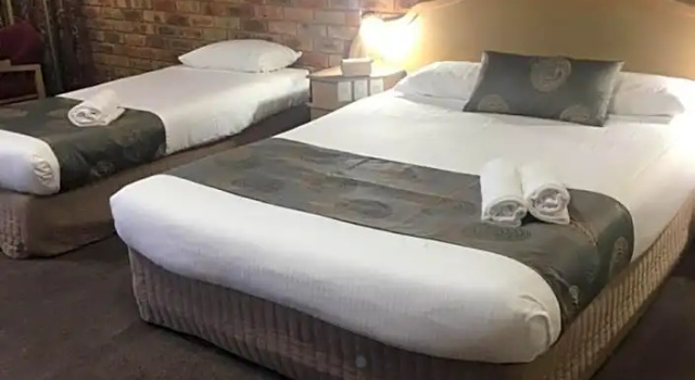 Двухместный номер Standard Pines Country Club Motor Inn