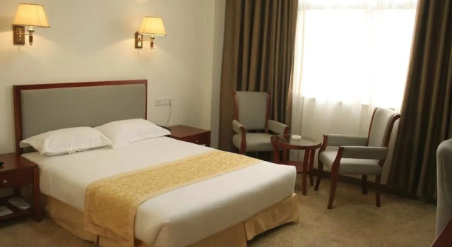 Soluxe Club International Hotel, Забронировать Отель Отели Lavington 3 звезды, 3*