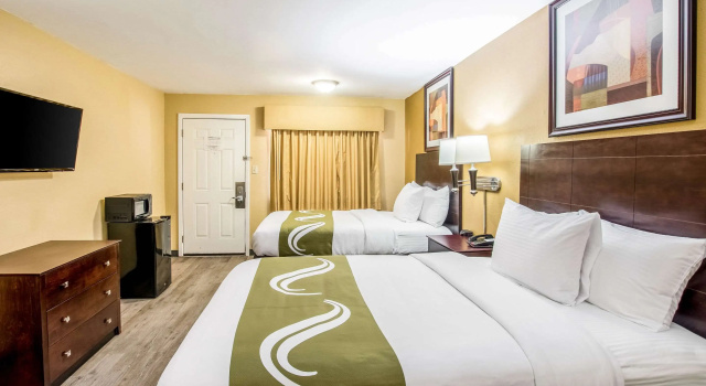 Четырёхместный номер Standard Quality Inn Corsicana