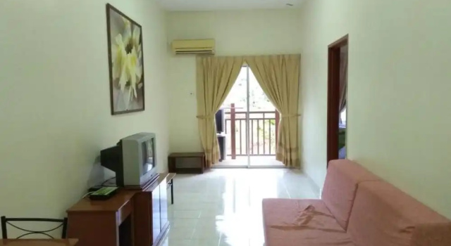 Люкс Royal OYO HOME 90301 Suria Service Apartments @ Bukit Merak Laketown Resort
