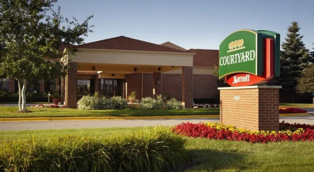 Courtyard by Marriott Milwaukee Brookfield, Rezervasyon Otel Brookfield Wisconsin