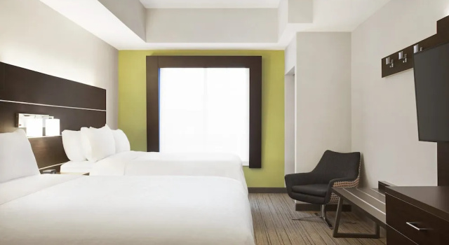 Четырёхместный номер Standard Holiday Inn Express Hotel & Suites Durant by IHG