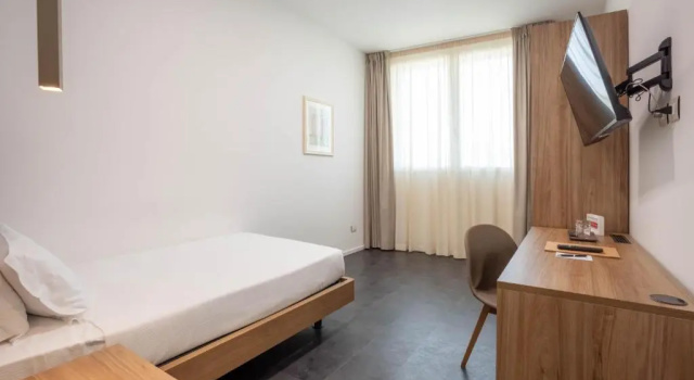 V Hotel, Забронировать Отель Бизнес-отели Побережья Марок, 4* 5*