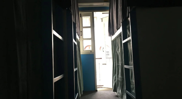 Кровать в общем номере 17You Inn Bangkok
