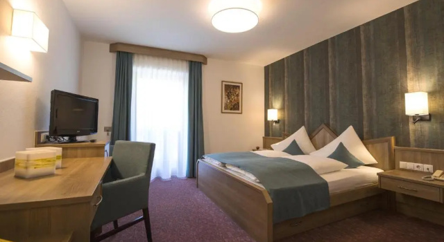 Трёхместный номер Standard Hotel Maibad