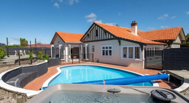 Вилла Central Paradise Lodge II spa & Swimming pool