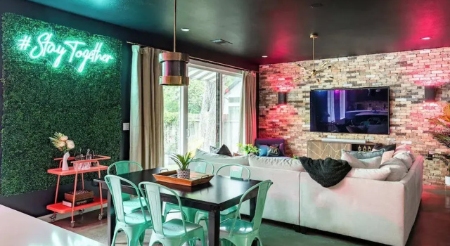 Upstay: Luxe Pool Retreat7 Min to Rainey St