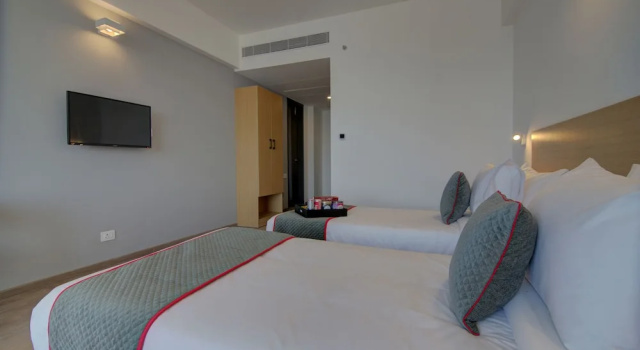OYO Townhouse 070 Maula Ali Rd Knowledge Park III