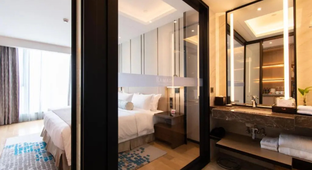 Номер Executive Ramada Plaza Wyndham Wenzhou Cangnan