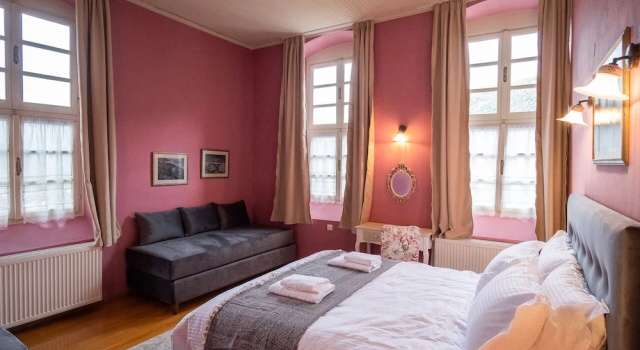 Четырёхместный номер Deluxe The Old School Boutique Hotel