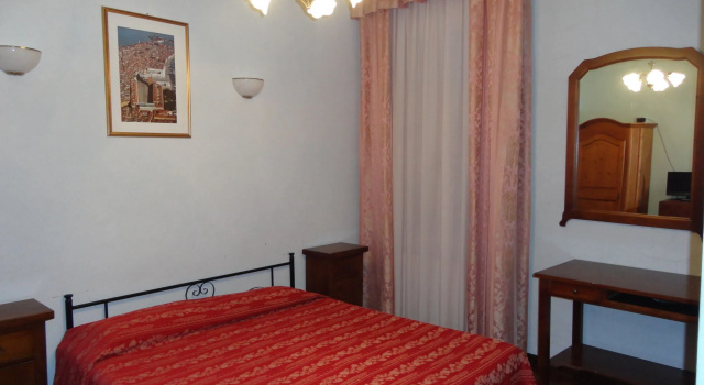 Residenza Grisostomo, Забронировать Отель Каннареджо Венеция, рядом с Вокзал Accademia