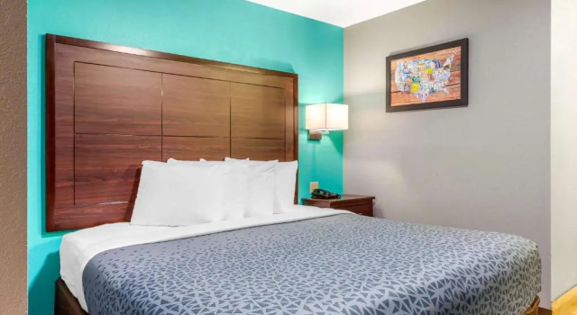 Люкс Econo Lodge West - Coors Blvd