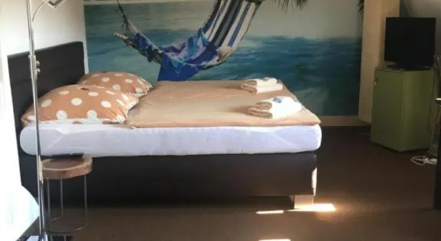 Трёхместный номер Standard Adam Hotel