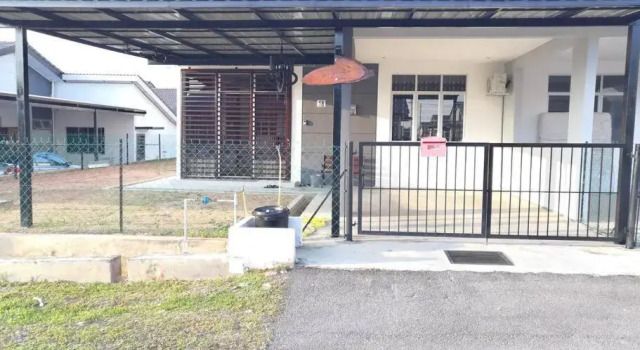 MODERN , SPACIOUS GAMBANG UMP 18 Guest House, Забронировать Гостевой дом Гамбанг Паханг