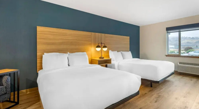 Четырёхместный номер Standard Columbia River Hotel and Conference Center, an Ascend Collection Hotel