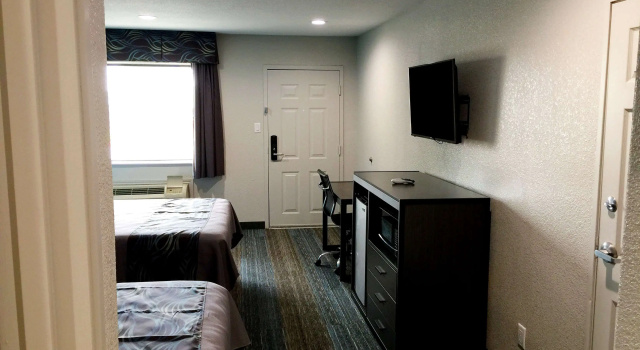 Четырёхместный номер Standard Americas Best Value Inn & Suites Mont Belvieu Houston