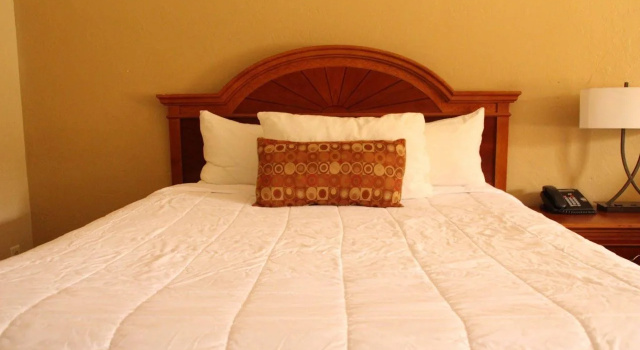 Crystal Cove Hotel