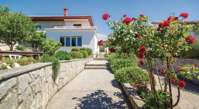 Stunning Home in Kampor With Wifi and 4 Bedrooms