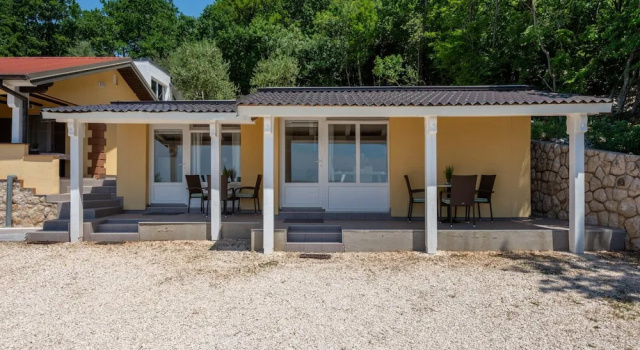 Коттедж Captivating Holiday Home in Tribanj near Sea