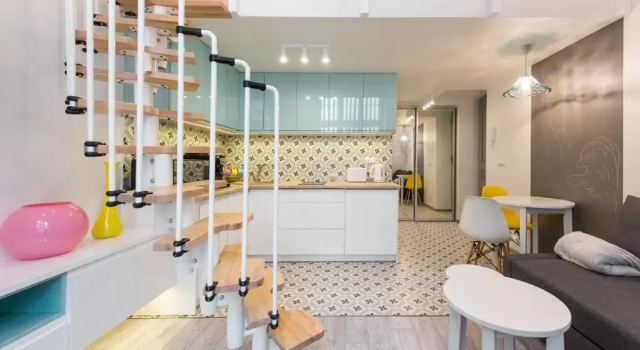 Студия Superior Cheerful Air Conditioned Apartment with mezzanine and Parking - Old Town