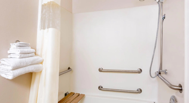 Двухместный номер Standard Days Inn & Suites by Wyndham Madison
