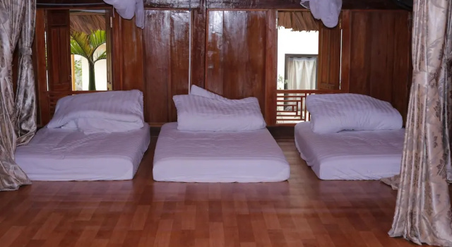 Кровать в общем номере Mai Chau Sunrise Village