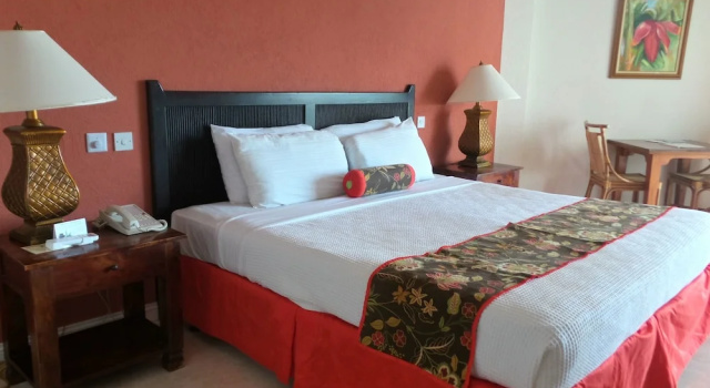 Номер Superior с балконом и с видом на океан Coyaba Beach Resort