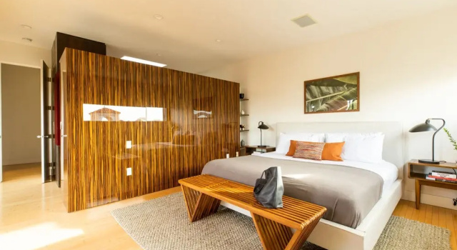 Mila by AvantStay 4 Story Penthouse Condo in Little Italy w Rooftop Views, Забронировать Апартаменты/квартира Отели San Diego Metropolitan Area с парковкой, Парковка
